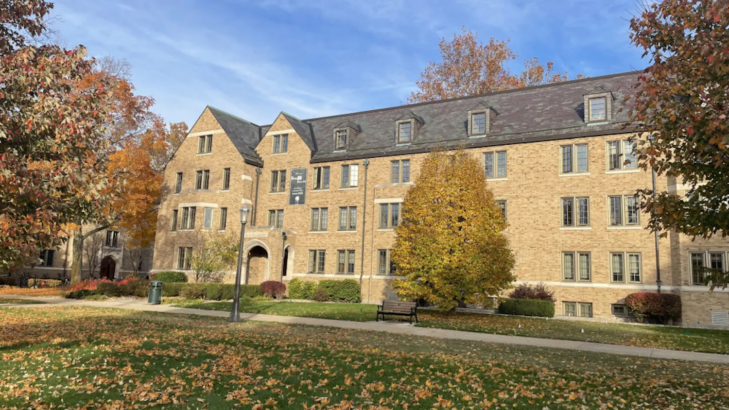 1679405395-6085545e1c0363c