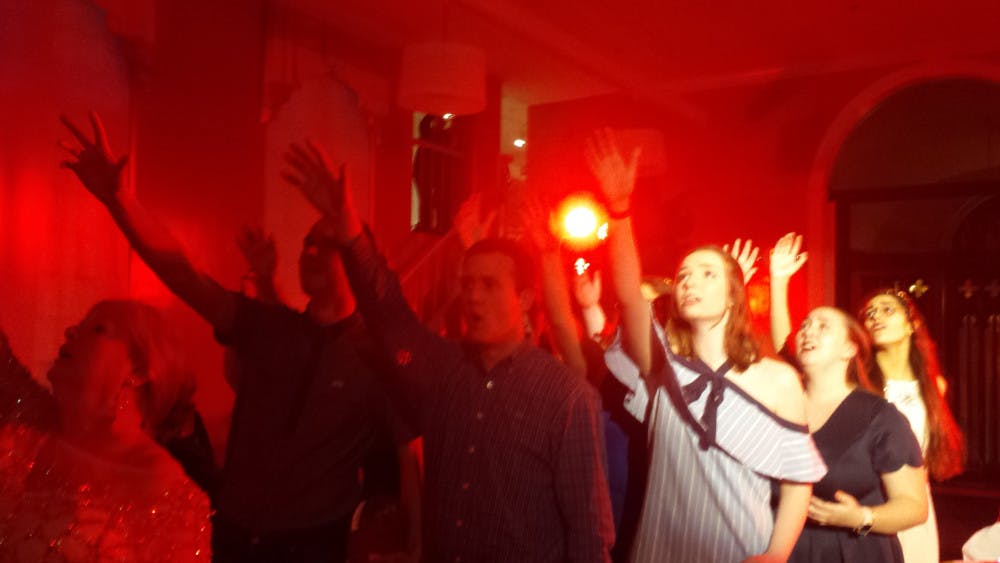 1522951772-2d4b3d0f3e95abc