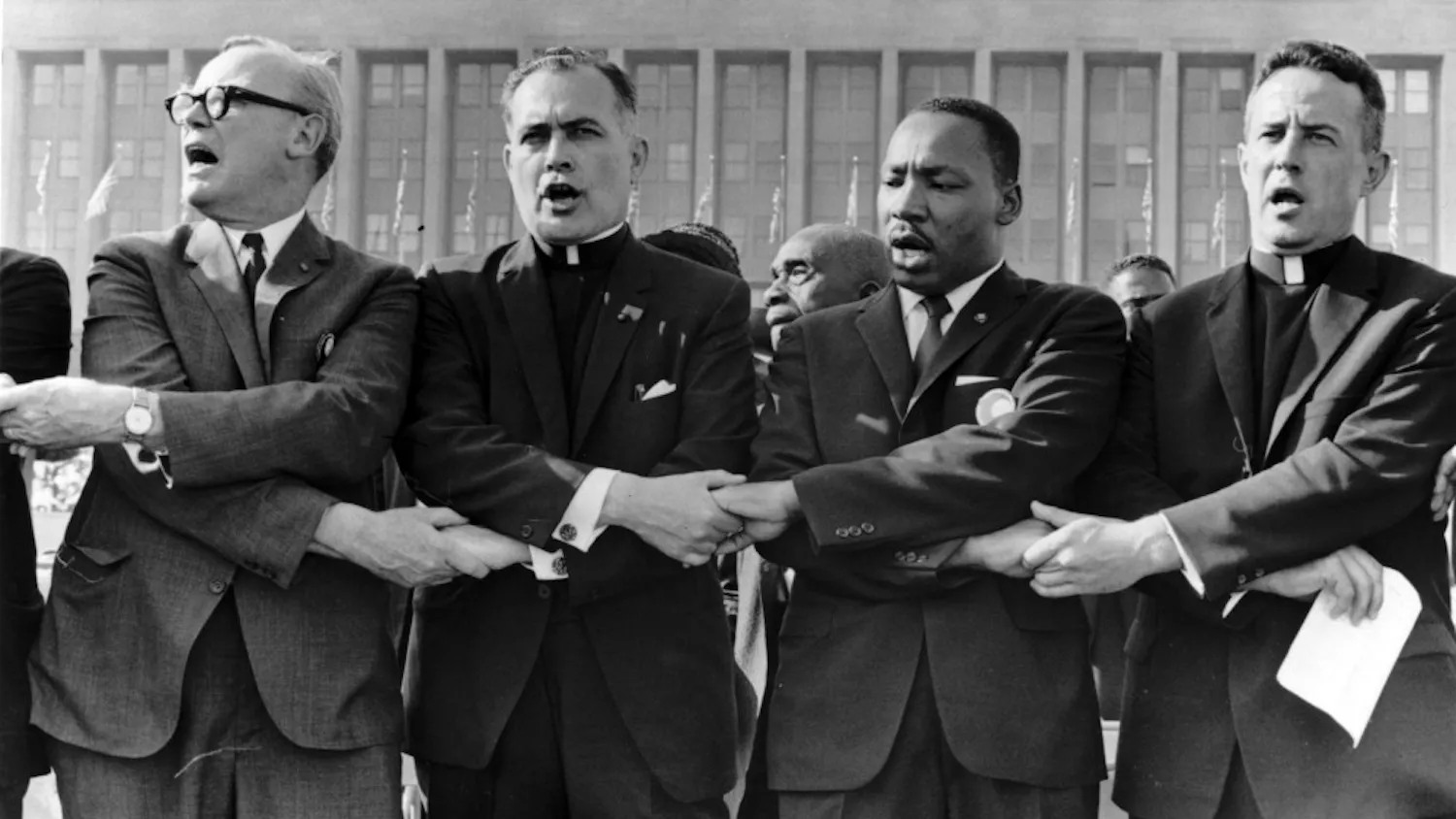 1425249609-e5f9f5dd4c4e477