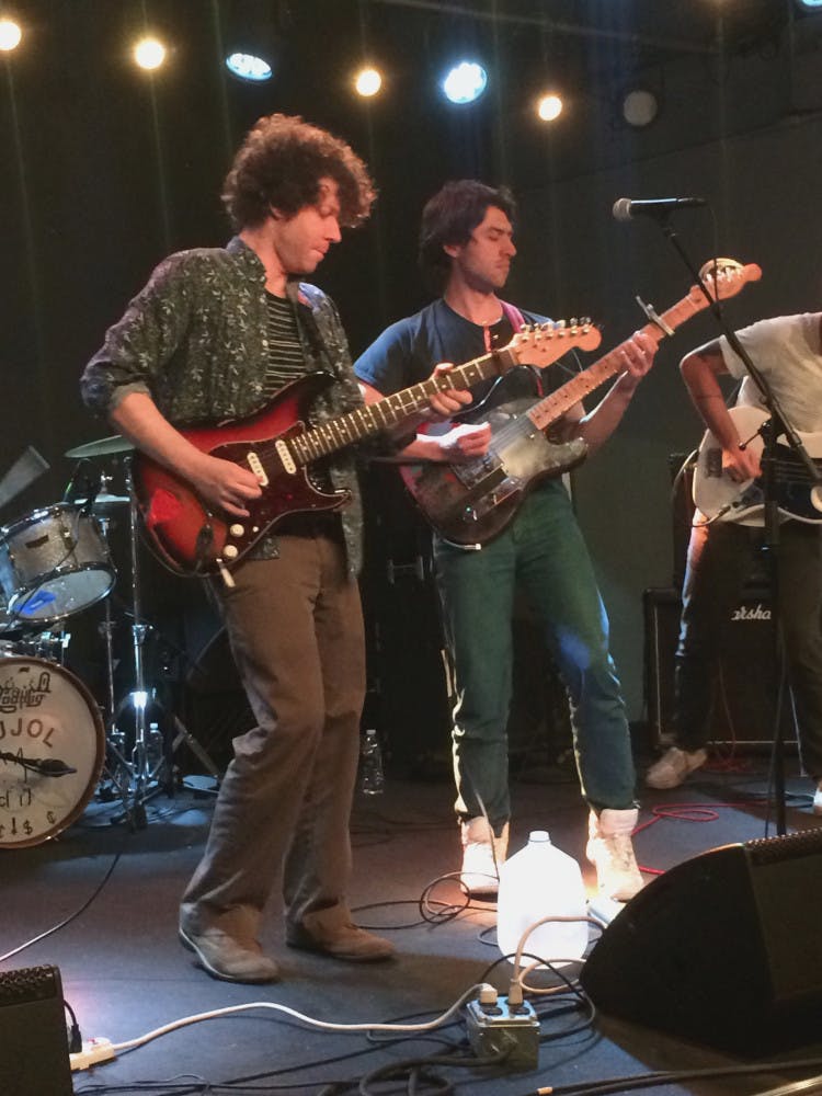 1477245660-8610880370aa8a9