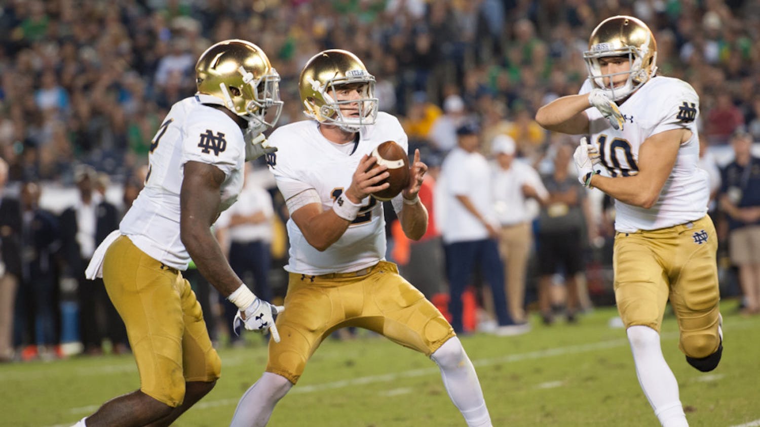 1541125623-87f939bb45ed2c3