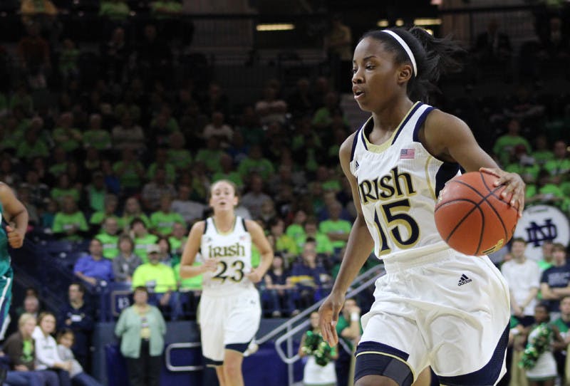 20131109-2013-2014-20131109-Allen-Emmet-Farnan-Home-JACC-The-Observer-vs-UNCW-Win-Womens-Basketball