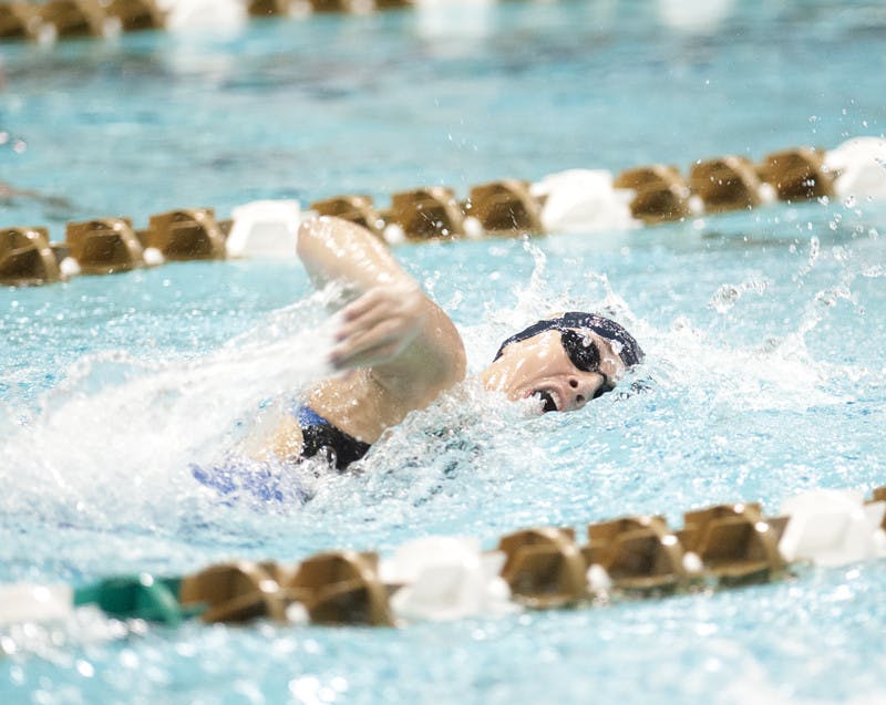 Womens-Swimming-Doyle-0131-shot-by-Grant-Tobin
