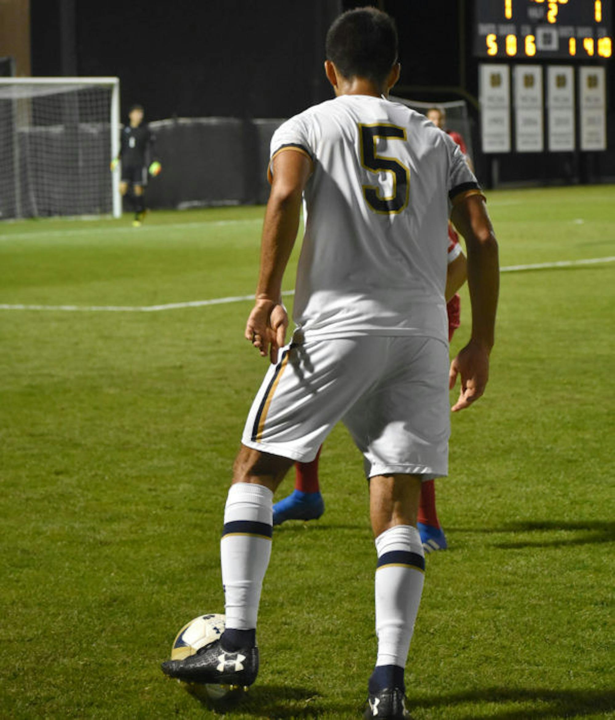 1542591619-839fbfa1a63a8cf-598x700