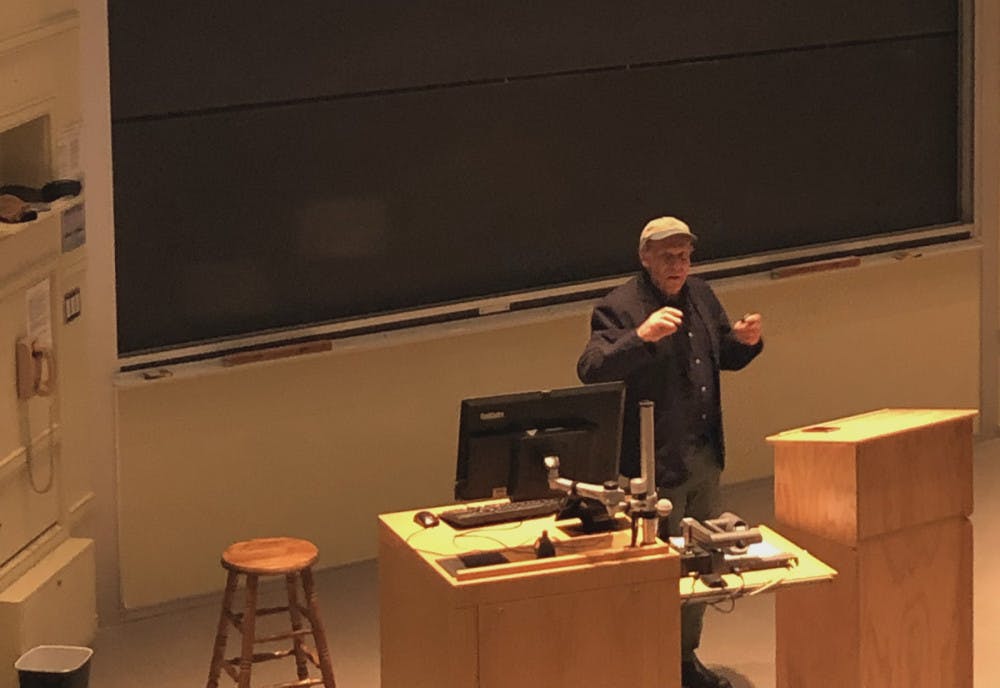 1554858681-058ee6b5bbfeb34