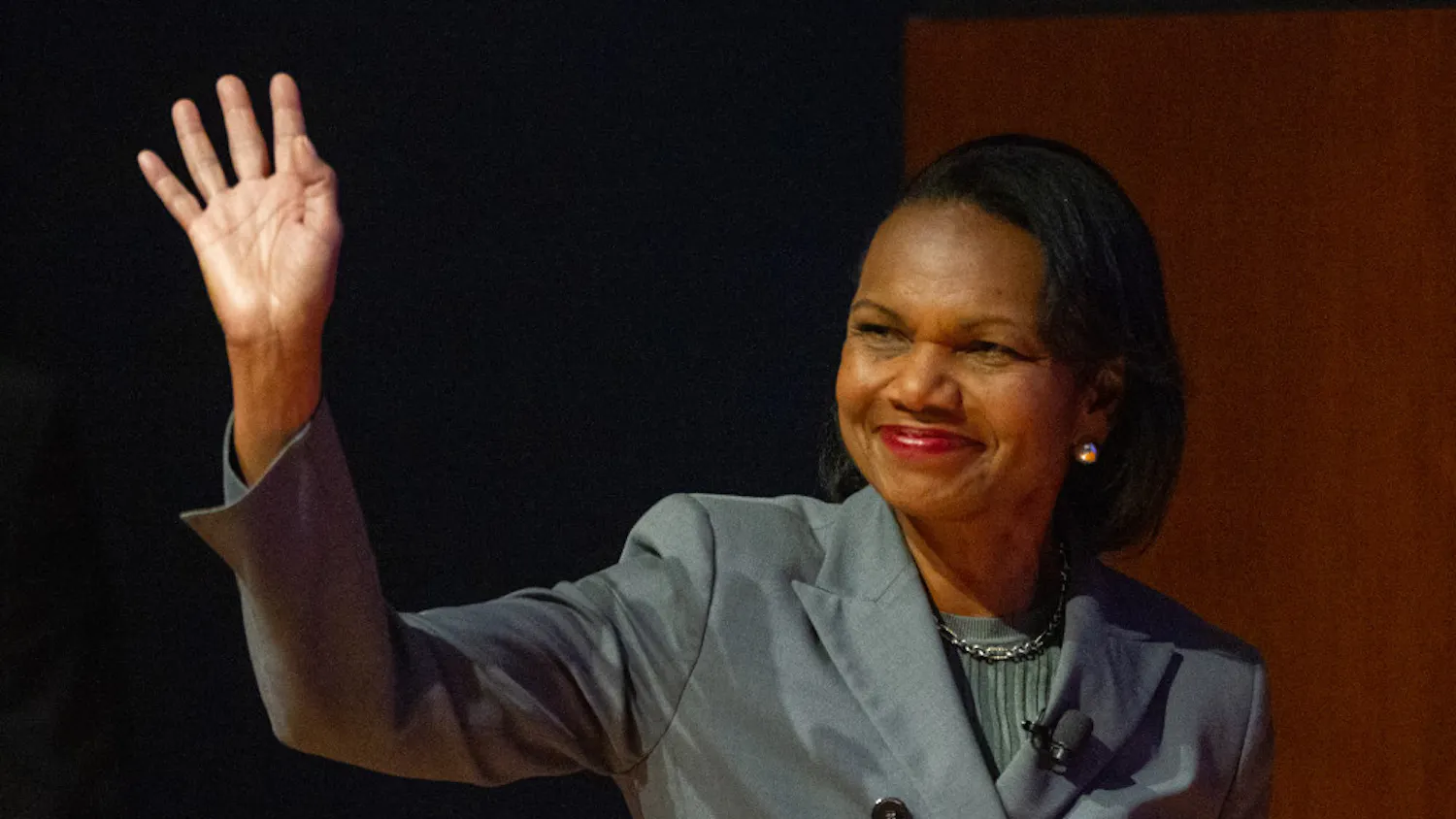 1651169800-04130b402002b56