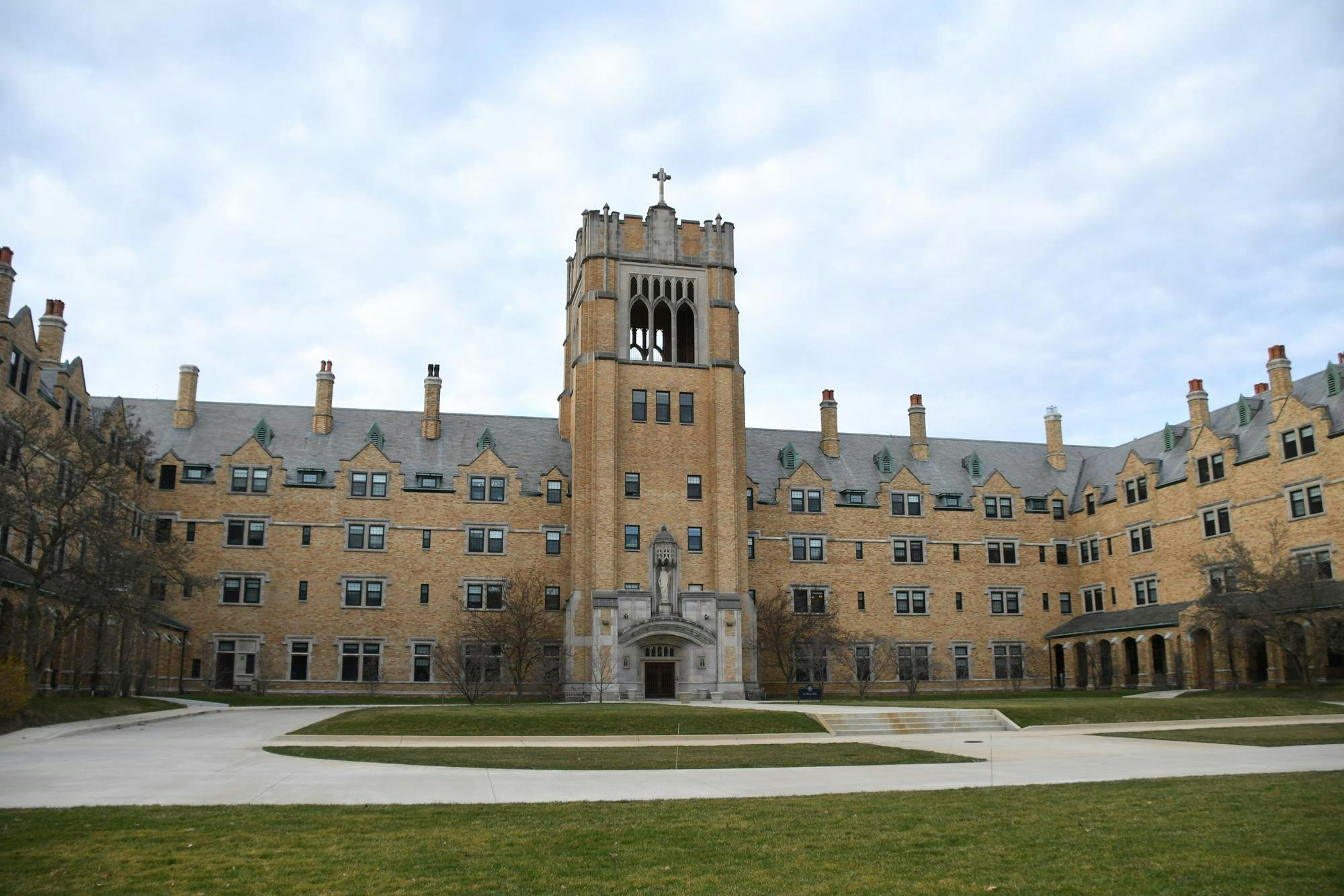 Le Mans Hall facing the front at Saint Mary's College.jpg