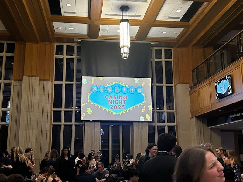 学生はMcGlinn Casino Nightに多数参加します