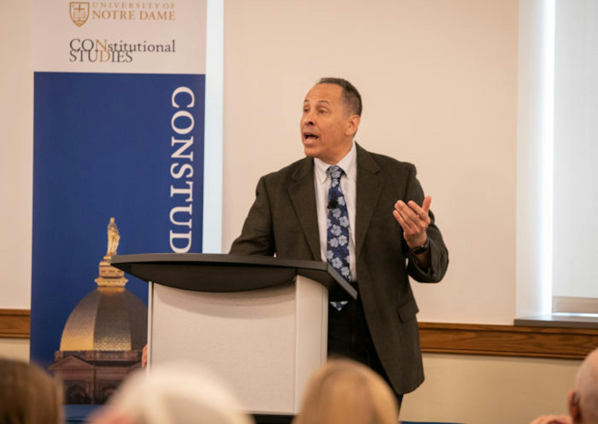 1573177659-939023698e281ee-700x497