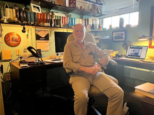 1675894135-94b51f54eb4be9d