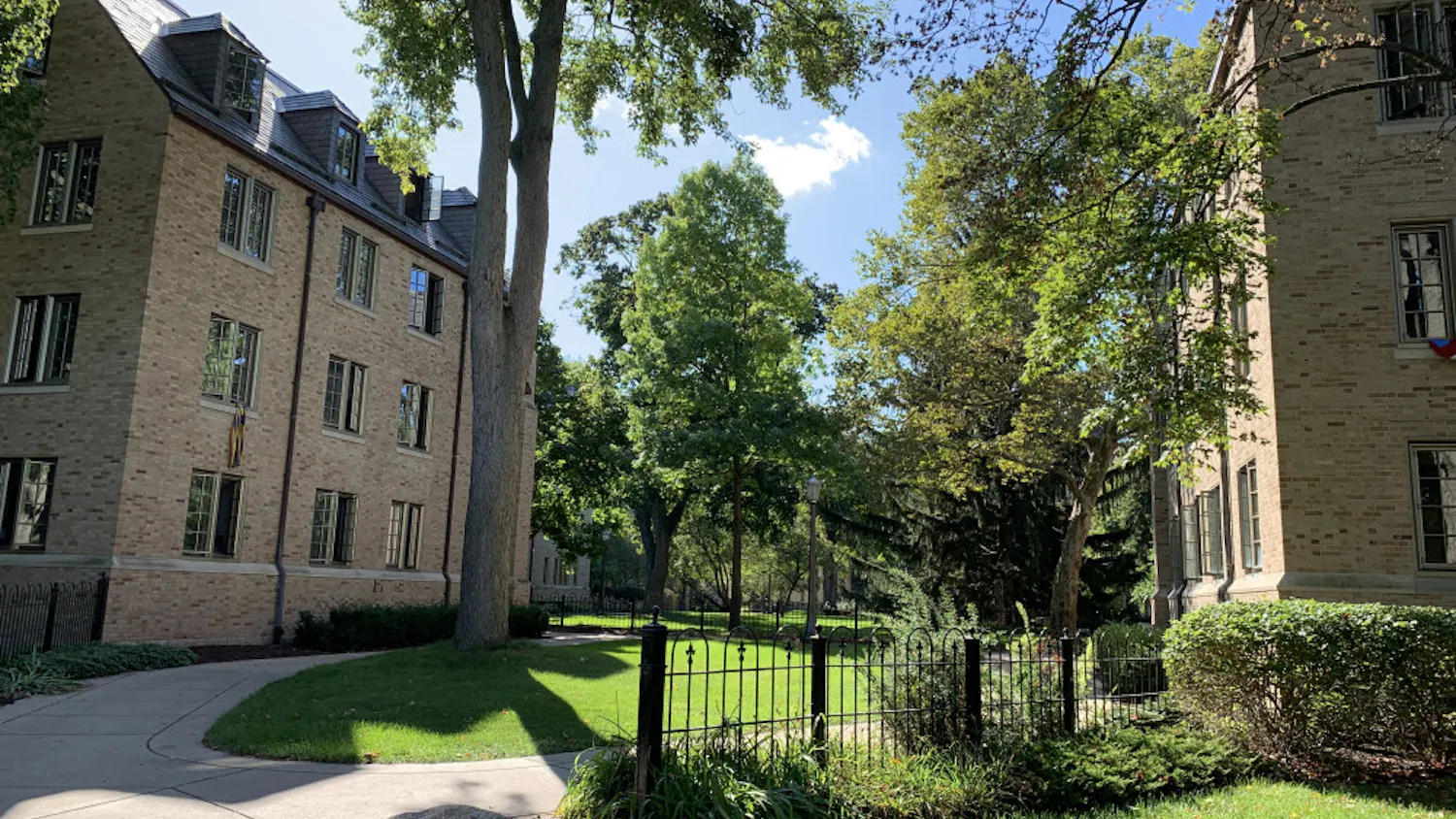 1583938437-c9f9d48fa793876