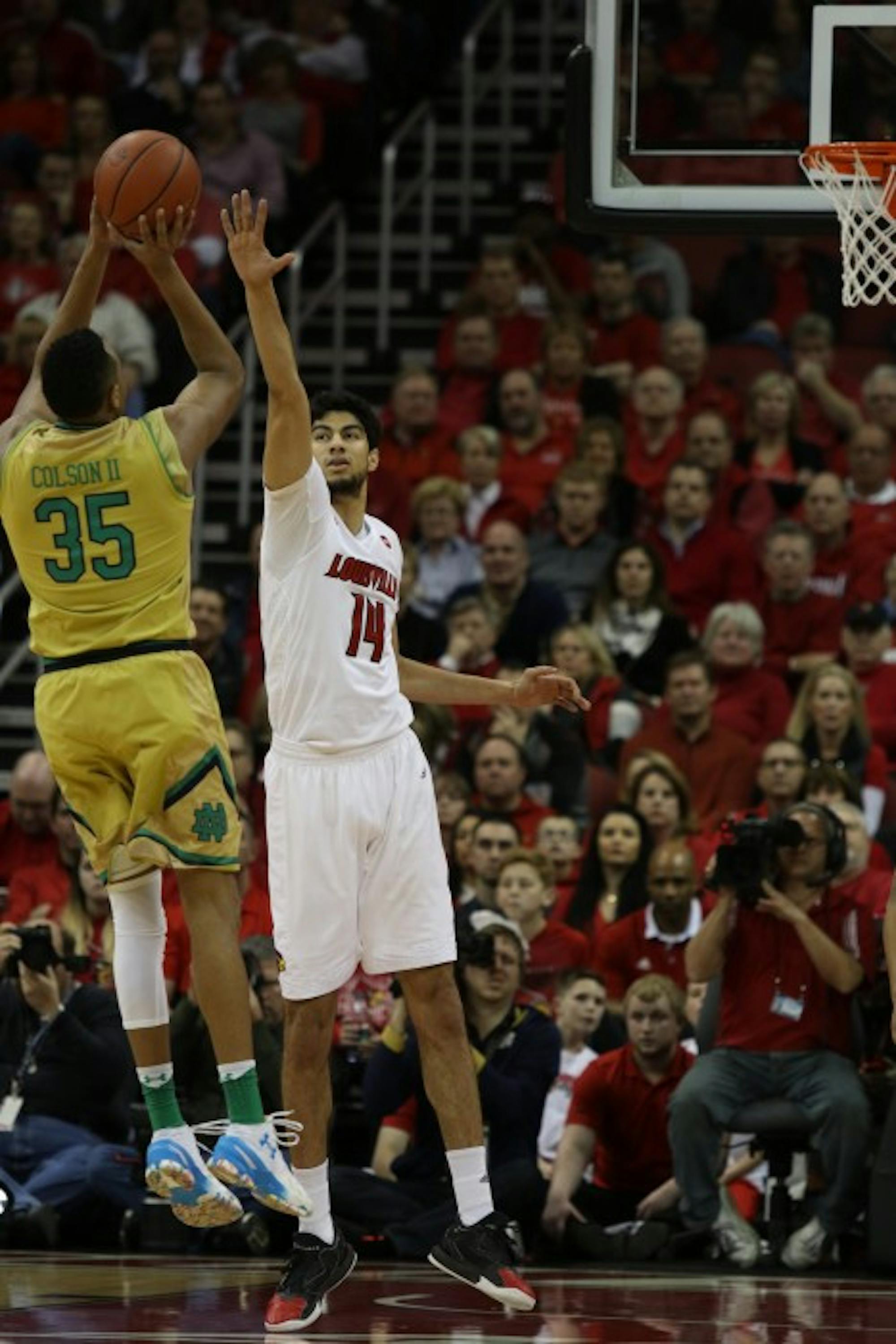 Irish junior forward pulls up for a jumper during Notre Dame’s 71-64 loss at Louisville on Saturday.