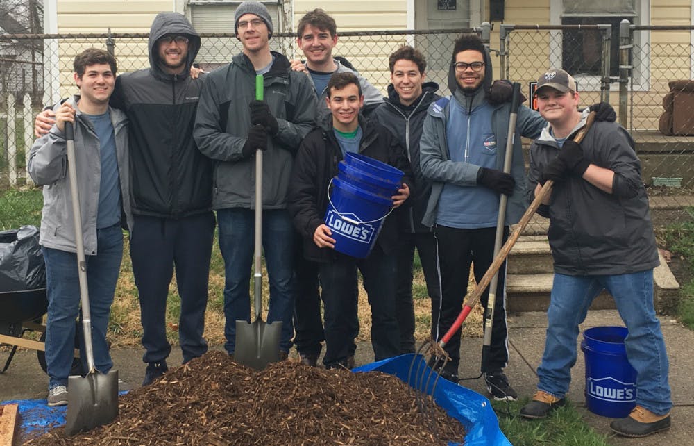 1523832377-8a02db243dea5e1