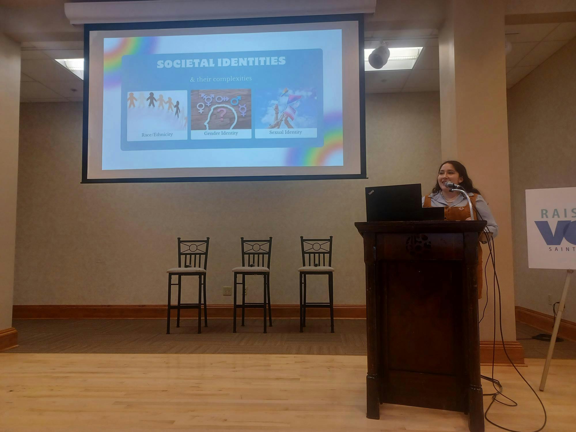 Génesis Vásquez Presents Workshop on Monday Afternoon.jpg