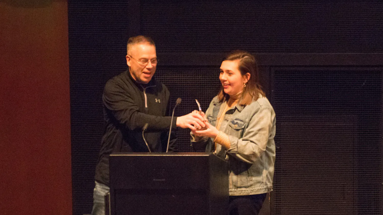 1517179106-fe60623ccf5f937