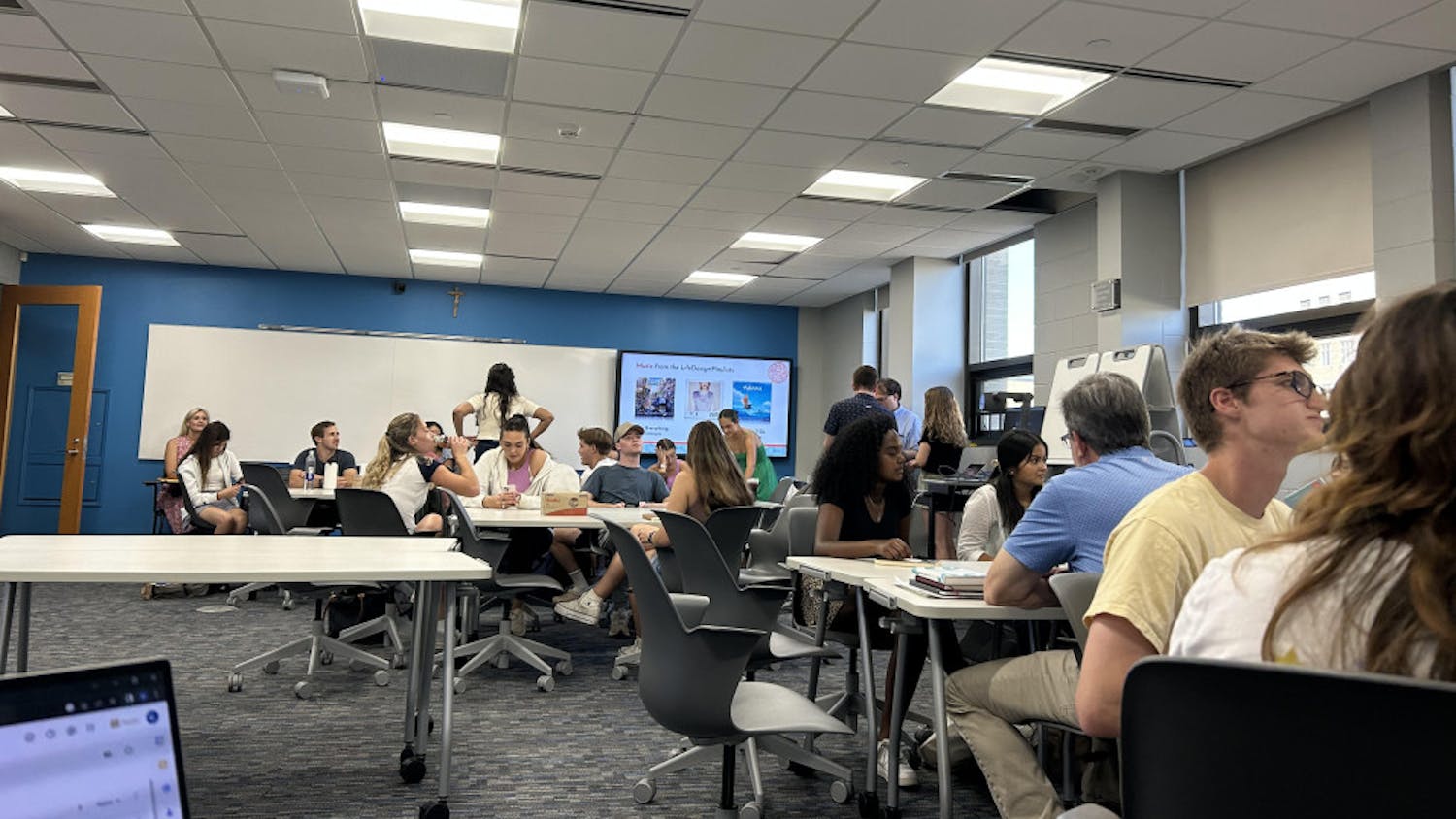 1696442211-7ded440d2ec36d8