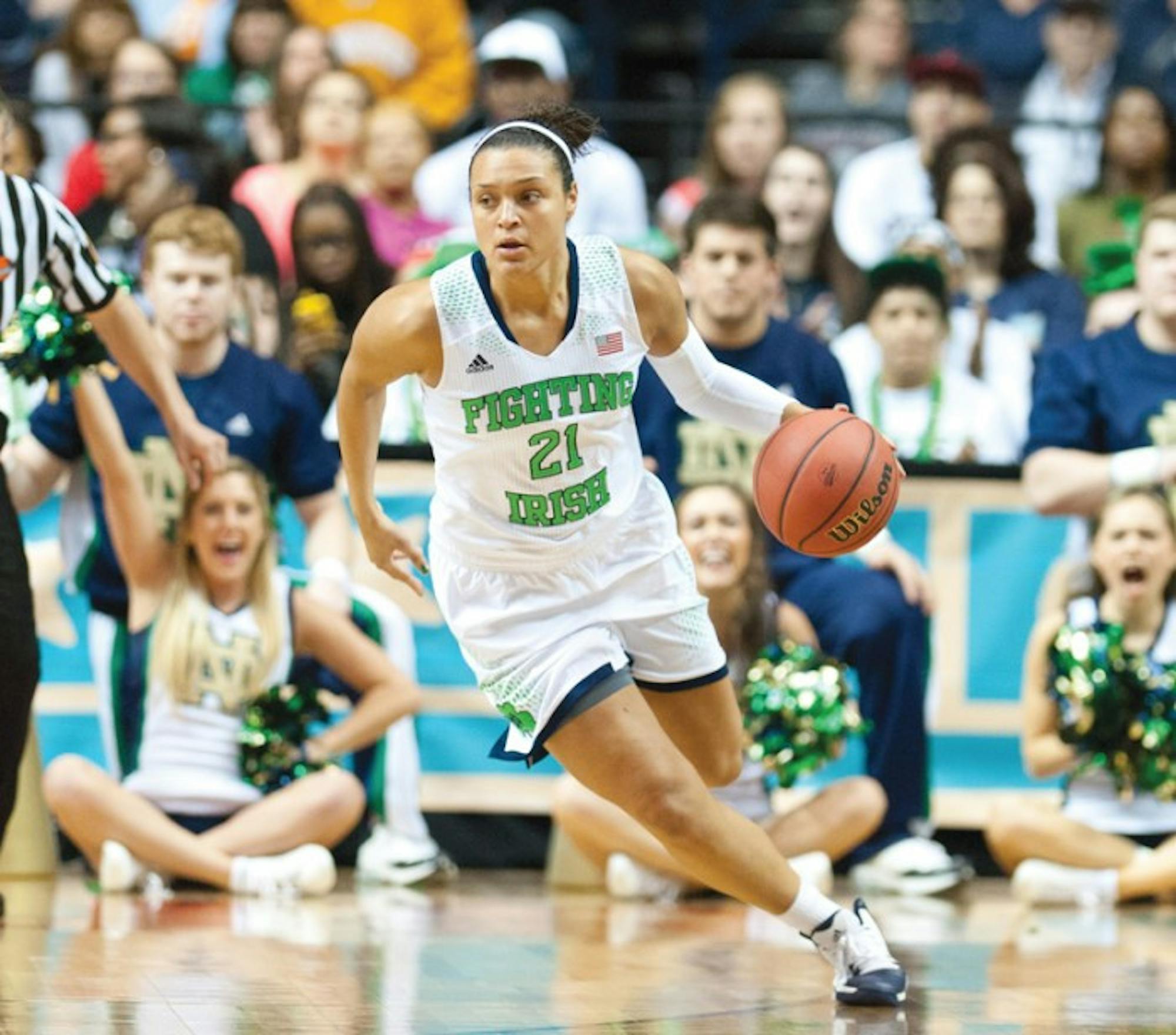 Irish senior guard Kayla McBride brings the ball up the court during Notre Dame’s 87-61 victory over Maryland on Sunday. McBride led all scorers with 28 points.