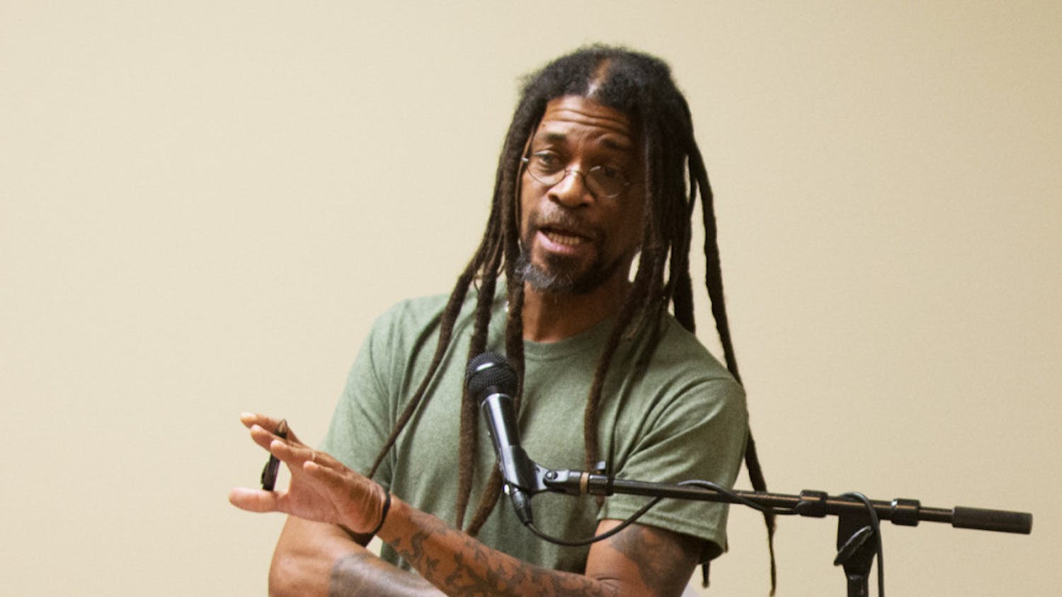 1507087109-9ac340677fb1a32