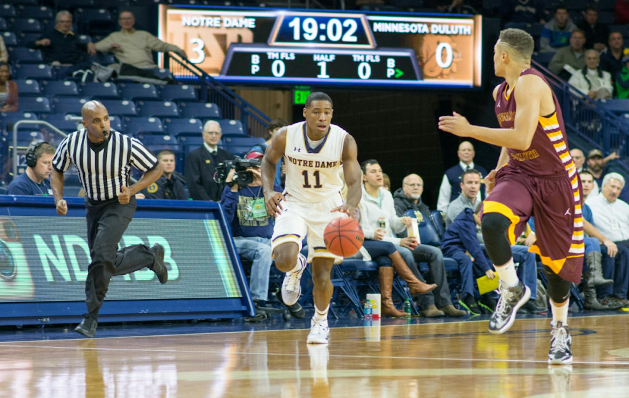 Irish sophomore guard Demetrius Jackson brings the ball up during Saturday’s exhibition win over Minnesota Duluth at Purcell Pavilion.