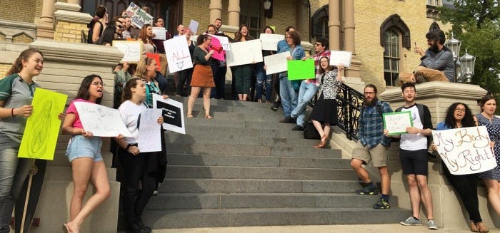 1595007228-8f06d3f32bc2500