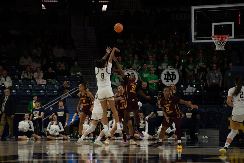 ndsmcobserver.com - Nikki Stachurski - Irish women's basketball give up lead to undefeated Ole Miss