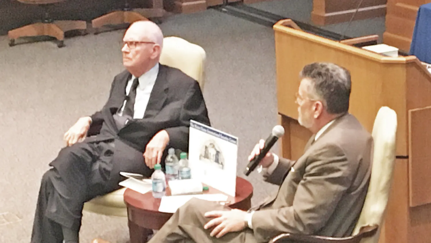 1474589381-8d7eecbb2c298e8