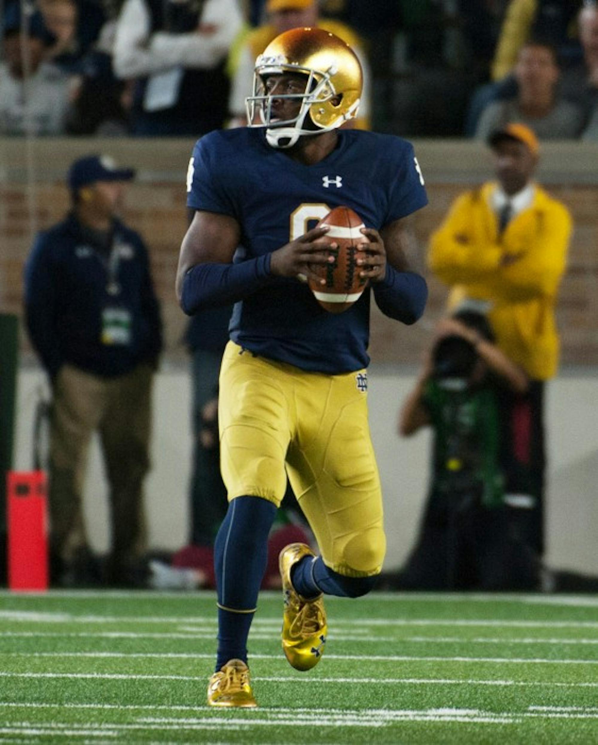 Senior quarterback Malik Zaire stands in the pocket in Notre Dame's 17-10 loss to Stanford on Saturday.