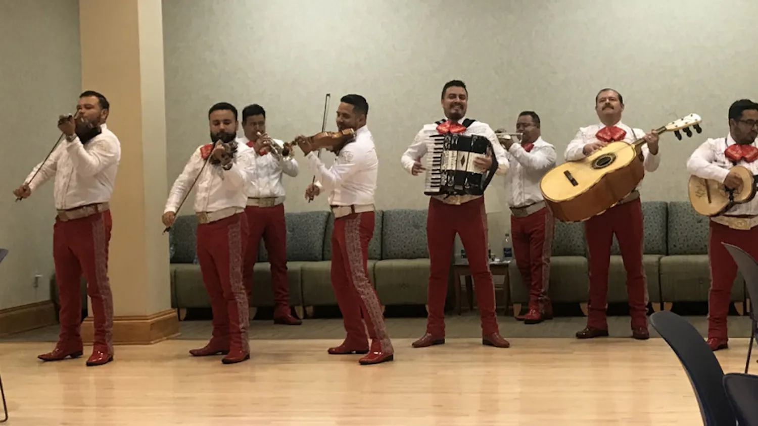 1570061211-046d4f518cbcea0