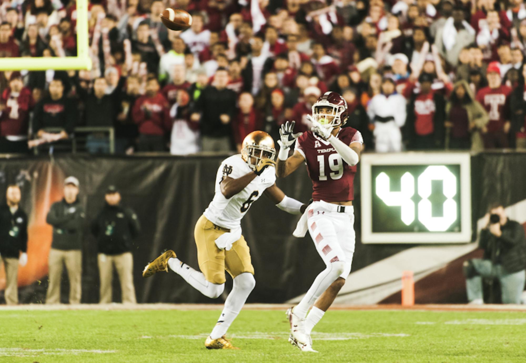Irish senior cornerback KeiVarae Russell covers Temple redshirt senior receiver Robby Anderson during Notre Dame’s 24-20 win last Saturday. Russell recorded a game-sealing interception in the fourth quarter.