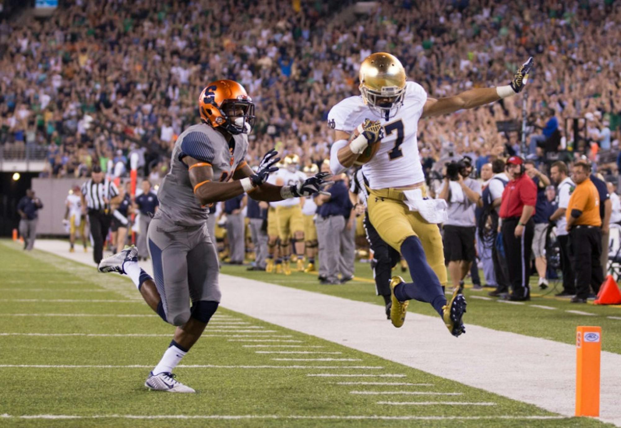 Irish sophomore receiver Will Fuller scores the second of his two touchdowns during Notre Dame’s 31-15 victory over Syracuse on Saturday night at MetLife Stadium in East Rutherford, New Jersey.