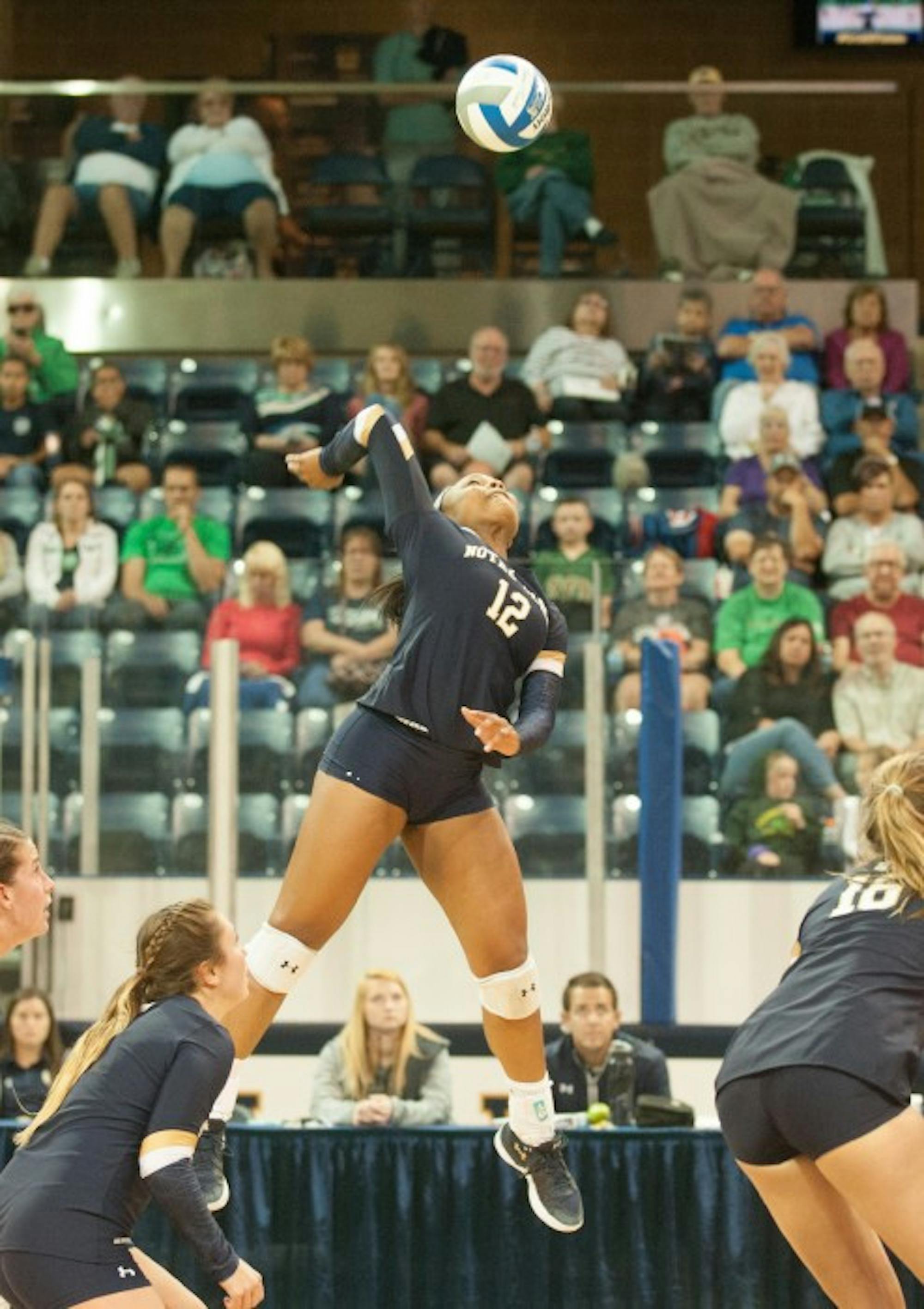 Irish sophomore outside hitter Jemma Yeadon attempts a kill during Notre Dame’s 3-1 win over Valparaiso on Aug. 25.