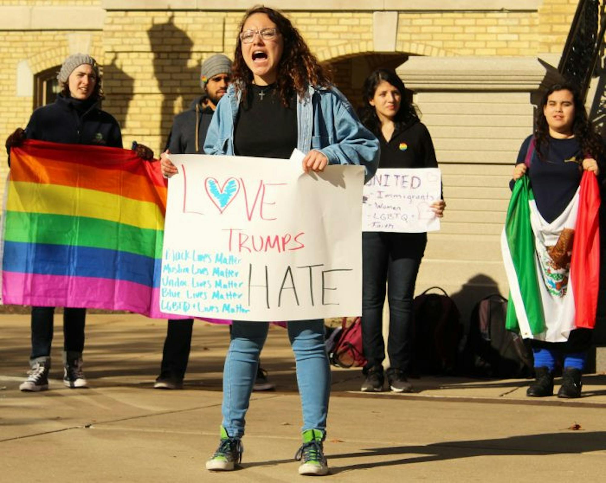 1511132728-afb0f8585056ed8-700x558