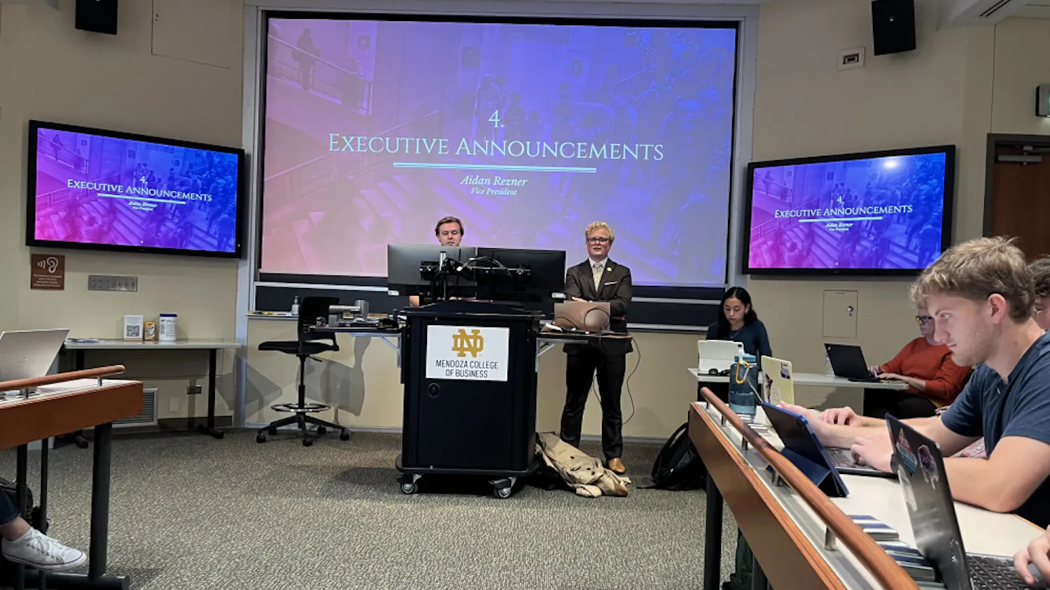 1694648463-584dae638d0575f