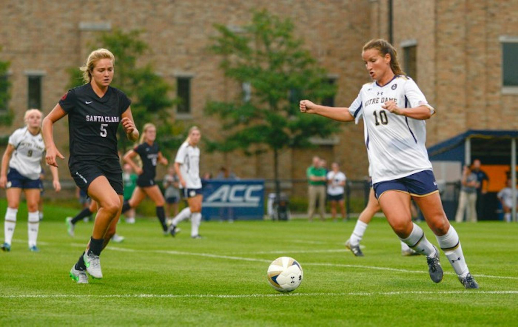 Irish senior midfielder Glory Williams prepares to take a touch during Notre Dame’s 2-1 win over Santa Clara on Friday.