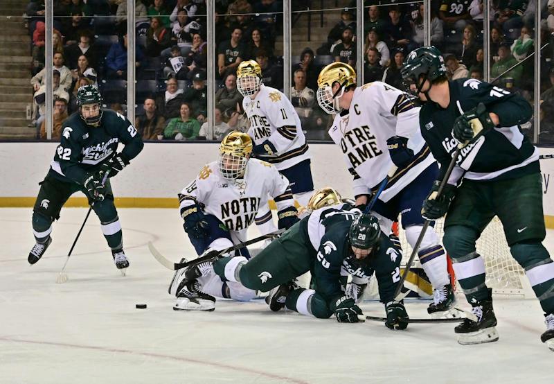 No. 1 Michigan State sweeps Notre Dame