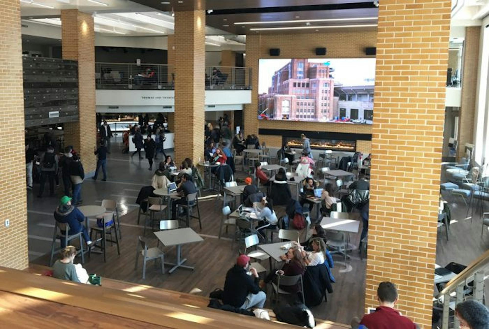 1516144250-5735b5694b76bc2-700x471