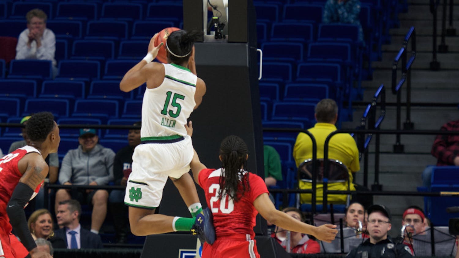 1490481824-4cfae5a35bbf02e