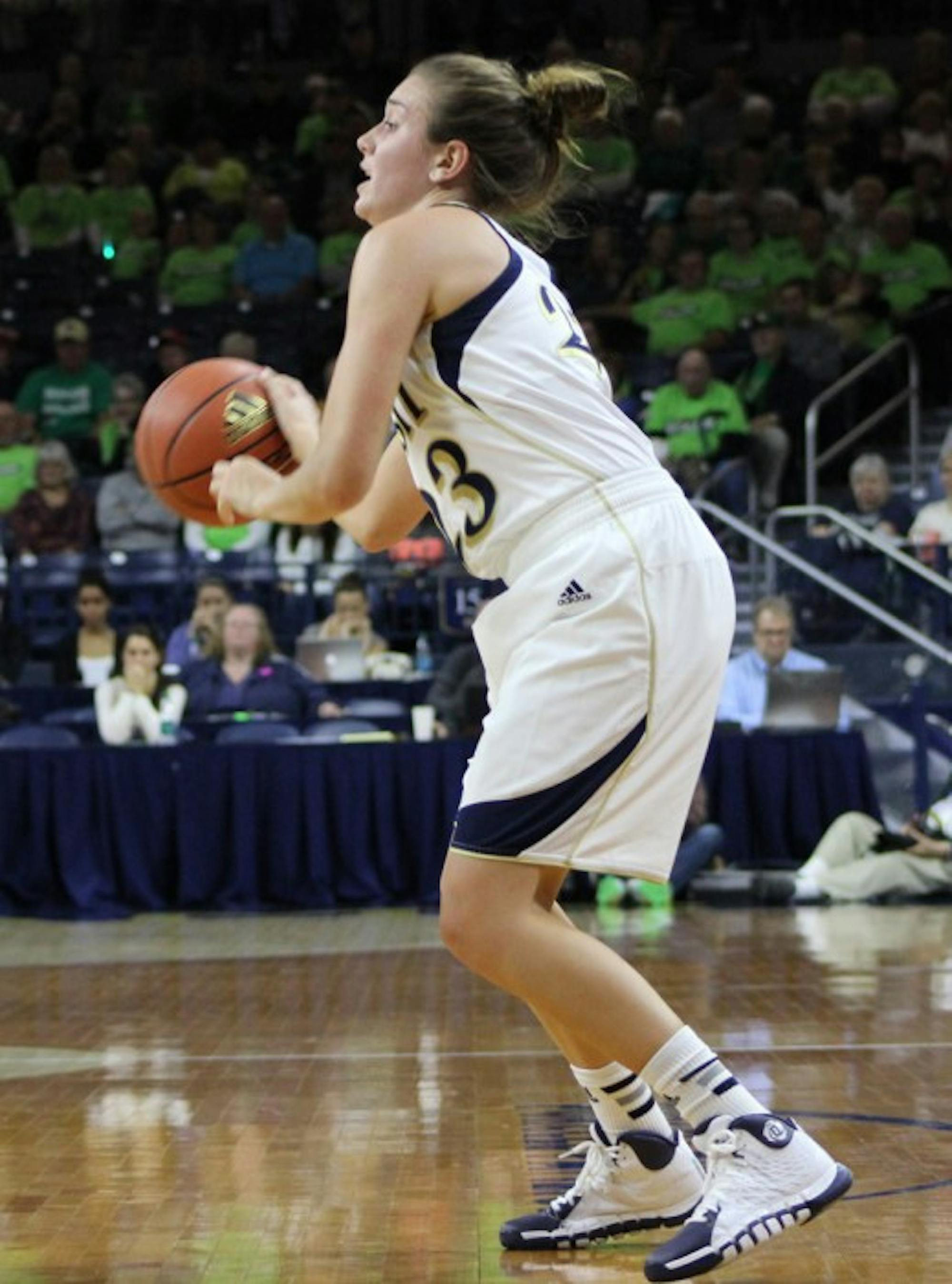 Irish sophomore guard Michaela Mabrey looks to shoot during Notre Dame’s 99-50 victory over UNCW on Nov. 9, 2013.