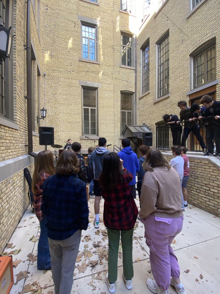 1699815354-61b6bc1e9db864a