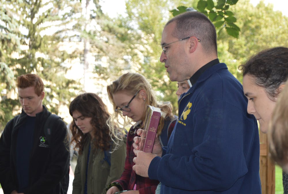 1570404818-b7fe1b20ad2759a