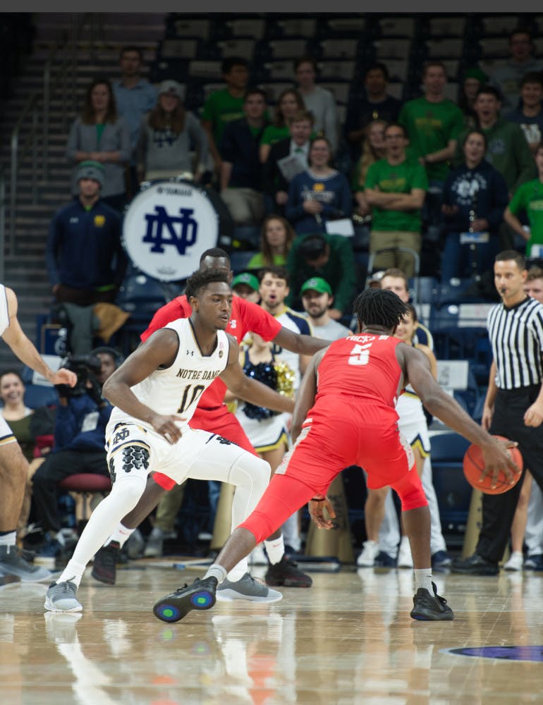 1550205869-435db3bf17f0c73