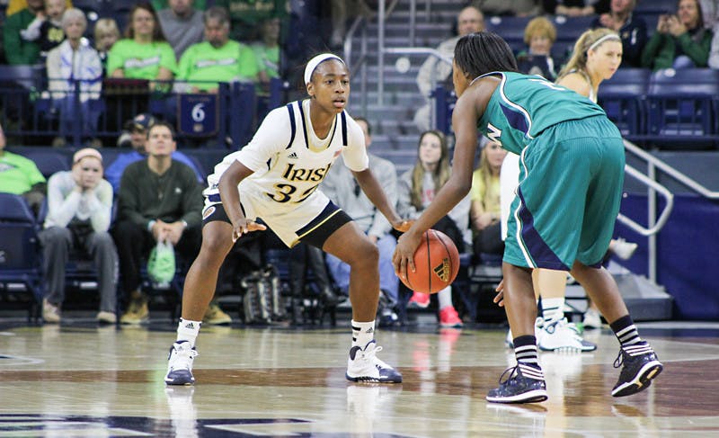 20131109-2013-2014-20131109-Emmet-Farnan-Home-JACC-The-Observer-vs-UNCW-Win-Womens-basketball