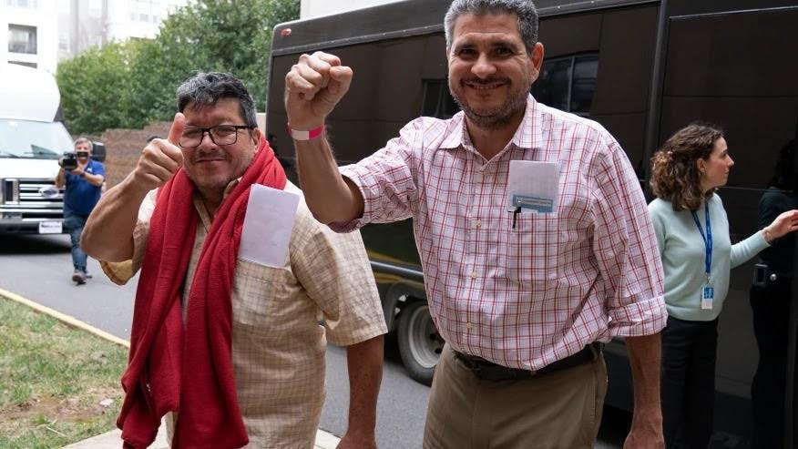 1701639083-78805a221a988e7