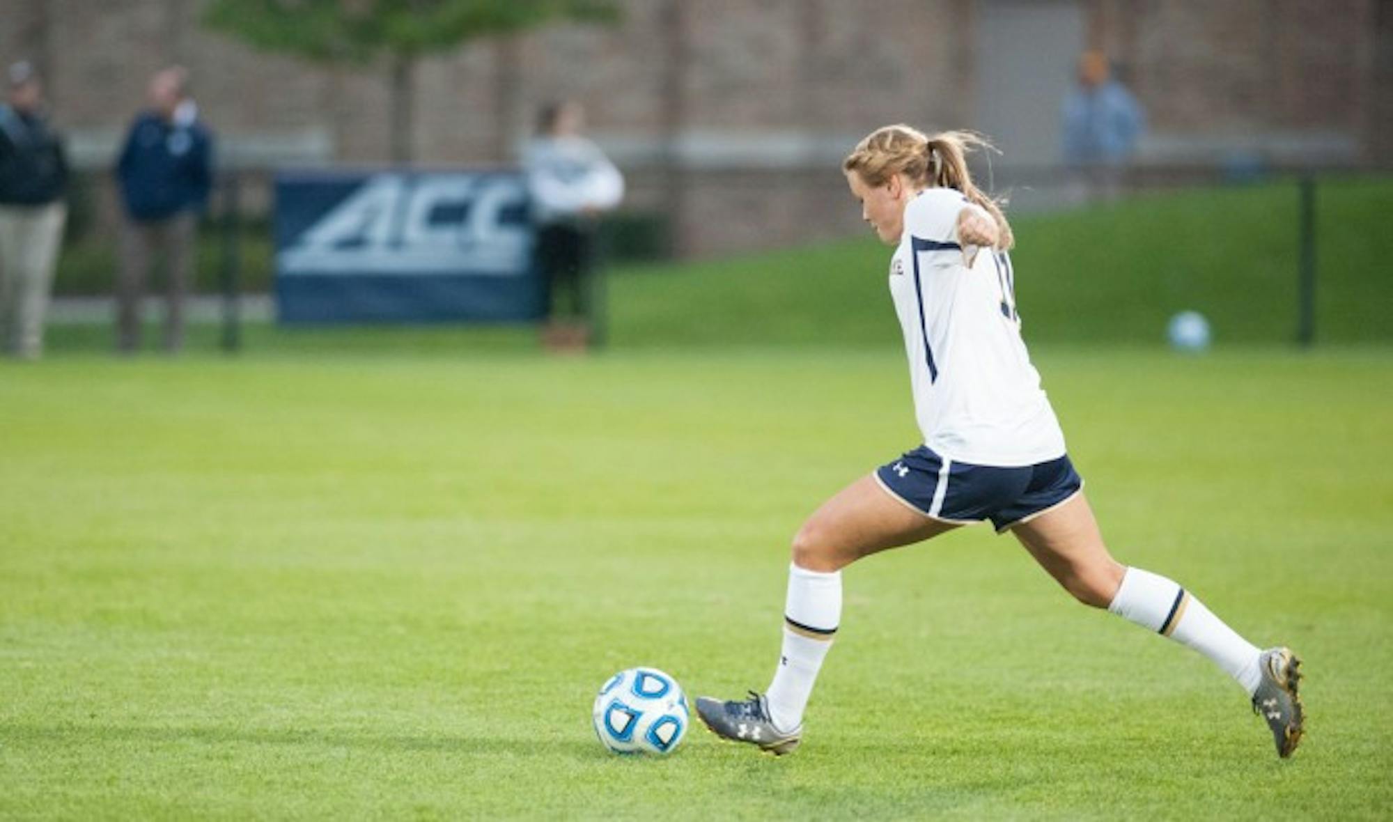 rish senior defender Sammy Scofield launches a kick in Notre Dame’s 1-0 win against Baylor on Sept. 12 at Alumni Stadium. Scofield and the No. 14 Irish face No. 4 Virginia on Sunday at home.