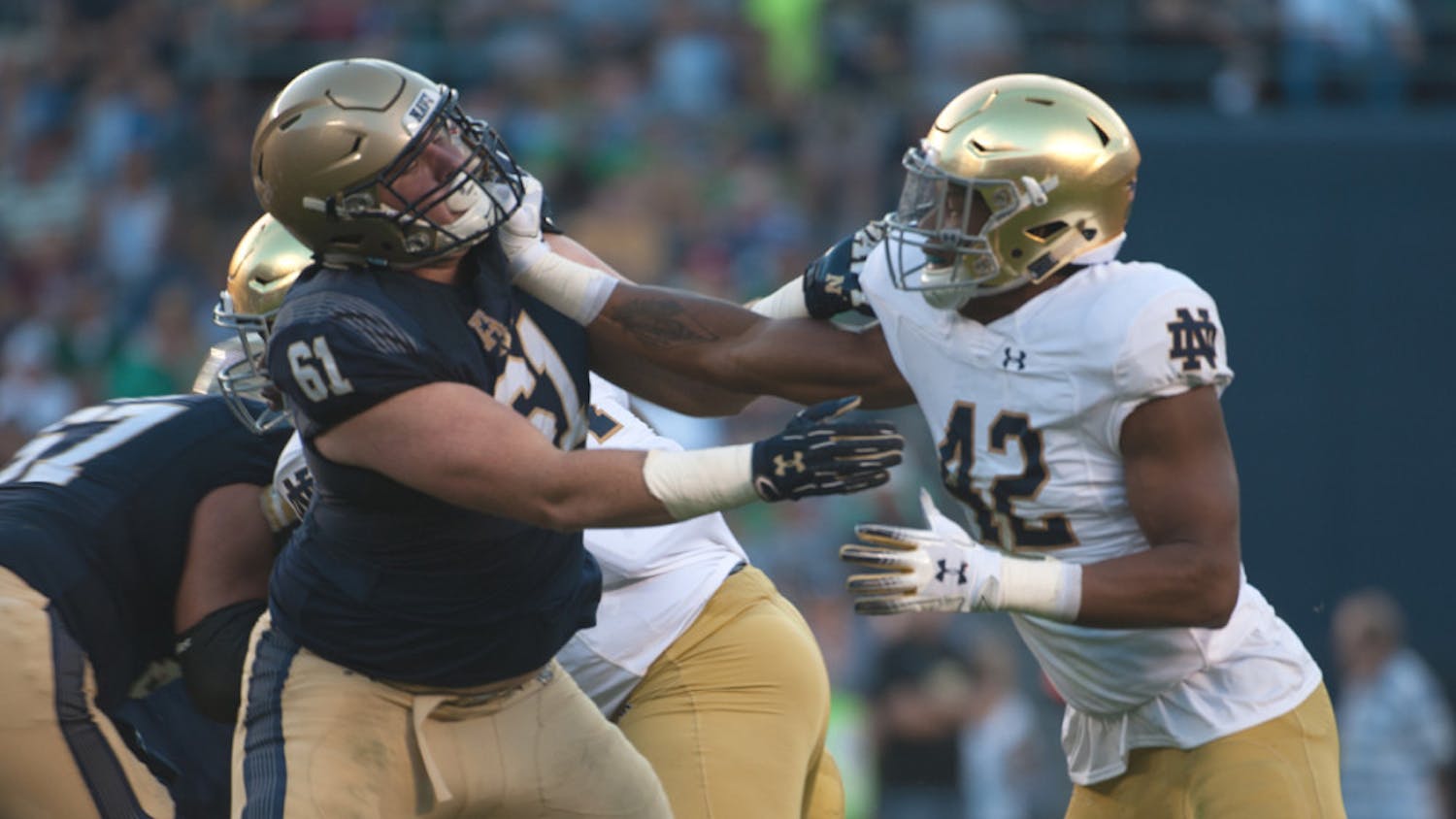 1541125375-cf0ccb46ac24ddf