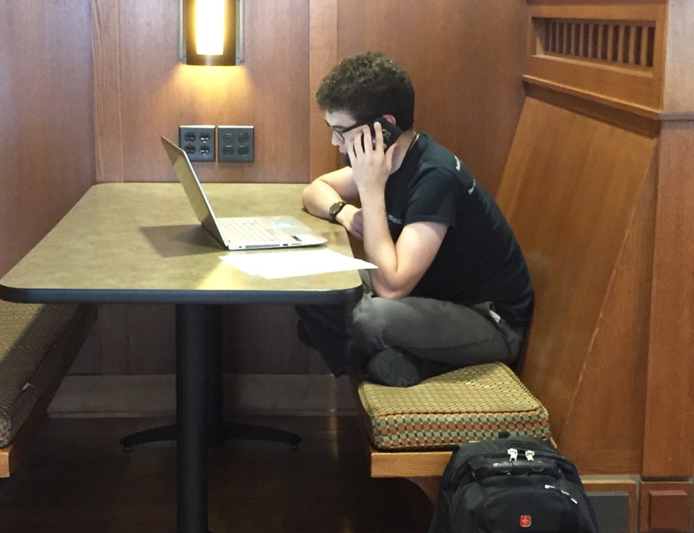 1504755761-08f4f564cbb058f