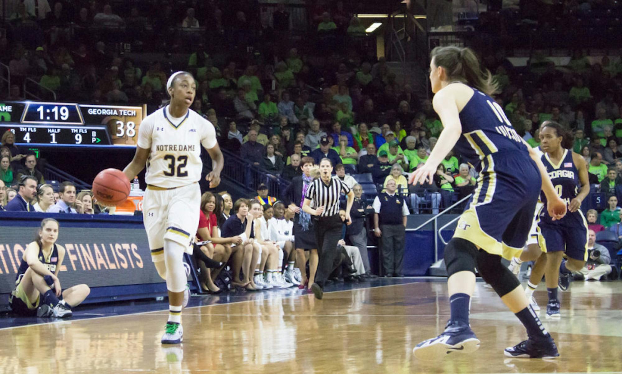 Irish junior guard Jewell Loyd dribbles the ball upcourt during Notre Dame’s 89-76 victory against Georgia Tech on Thursday at Purcell Pavilion.