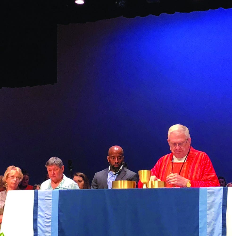 1535105564-d144cd983fc8d4c