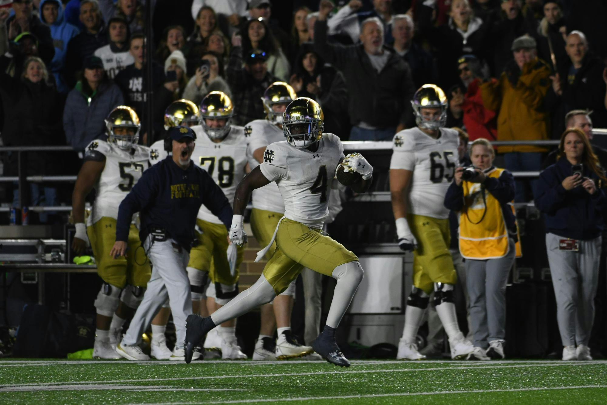 4th Quarter, Declan Lee, Jeremiyah Love, Offense, Touchdown Play.jpg