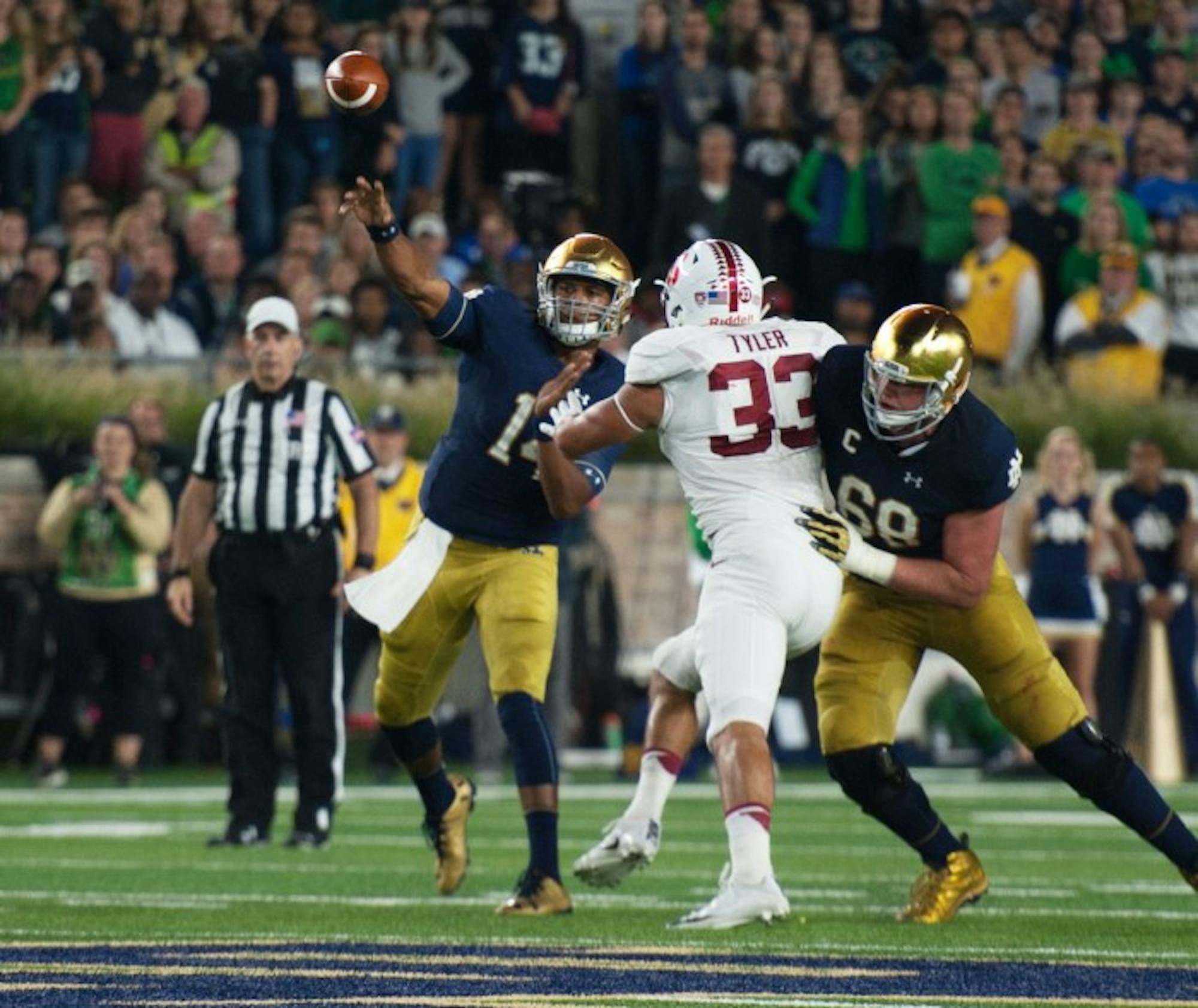 Irish junior quarterback DeShone Kizer throws a pass during Notre Dame's 17-10 loss to Stanford on Saturday.